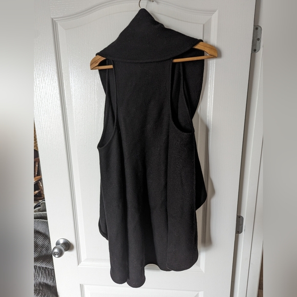 Structured "The Dane" Medium sleeveless Vest EUC. - Picture 3 of 4